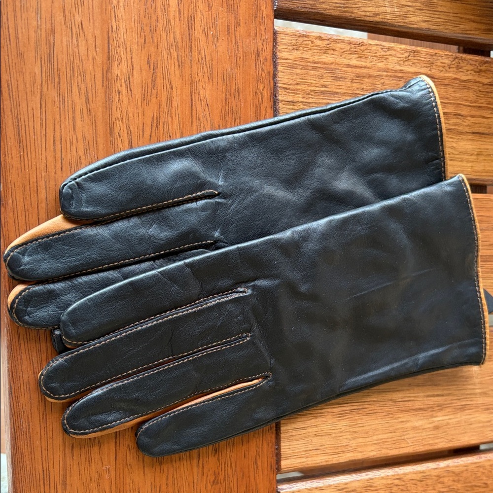Elegant Echo black leather gloves medium